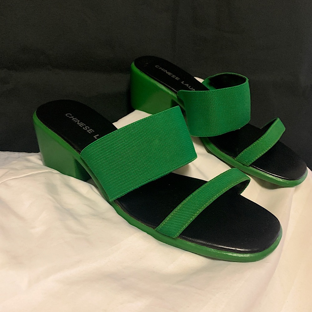 SOLD!!!! Chinese Laundry, Kelly Green, color block Sandals